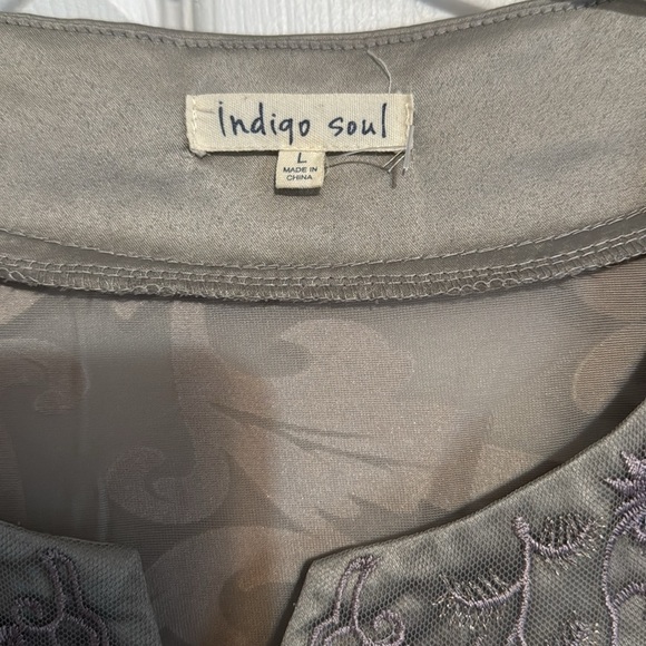 Indigo Soul Tunic Top Sz Lg Silver Gray Sheer VNeck Victorian Boho - Picture 2 of 3